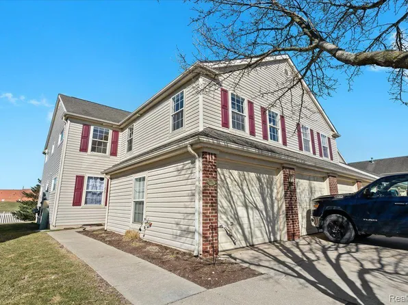 273 Victoria Dr, Dexter, MI 48130