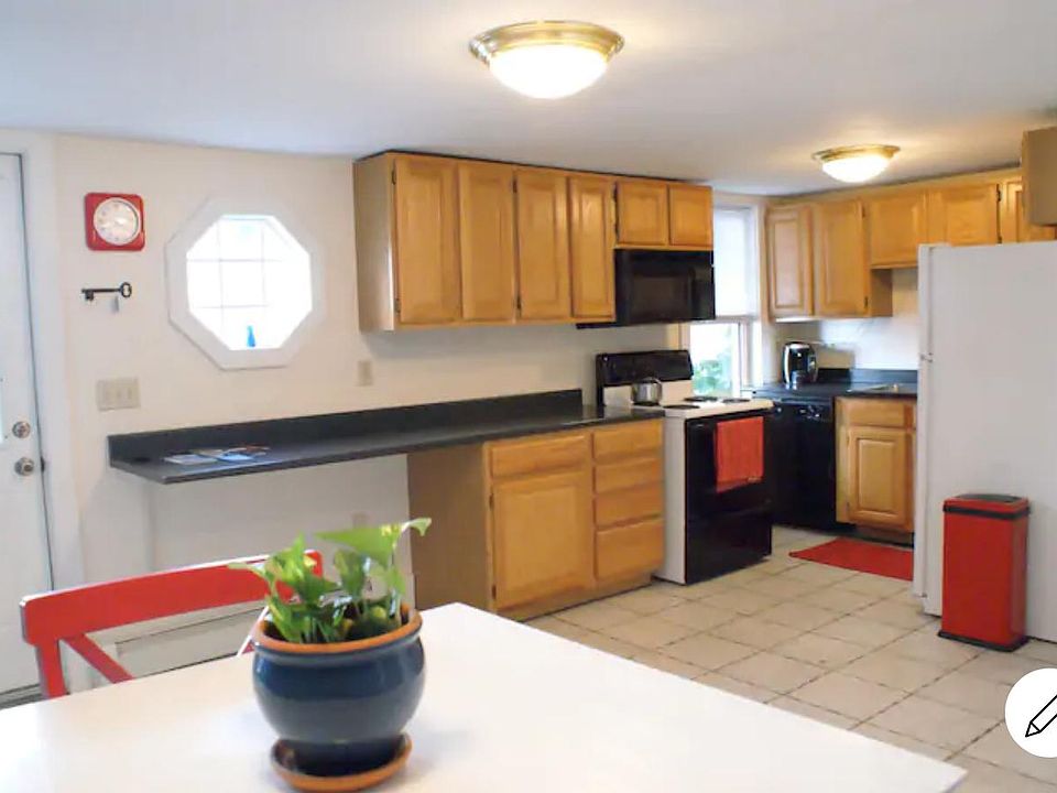 2nd image of 26 Hampshire St APT 2