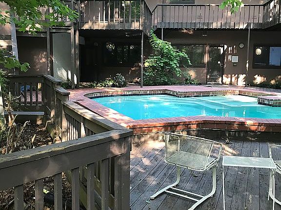 5th image of 1906 Northwood Dr