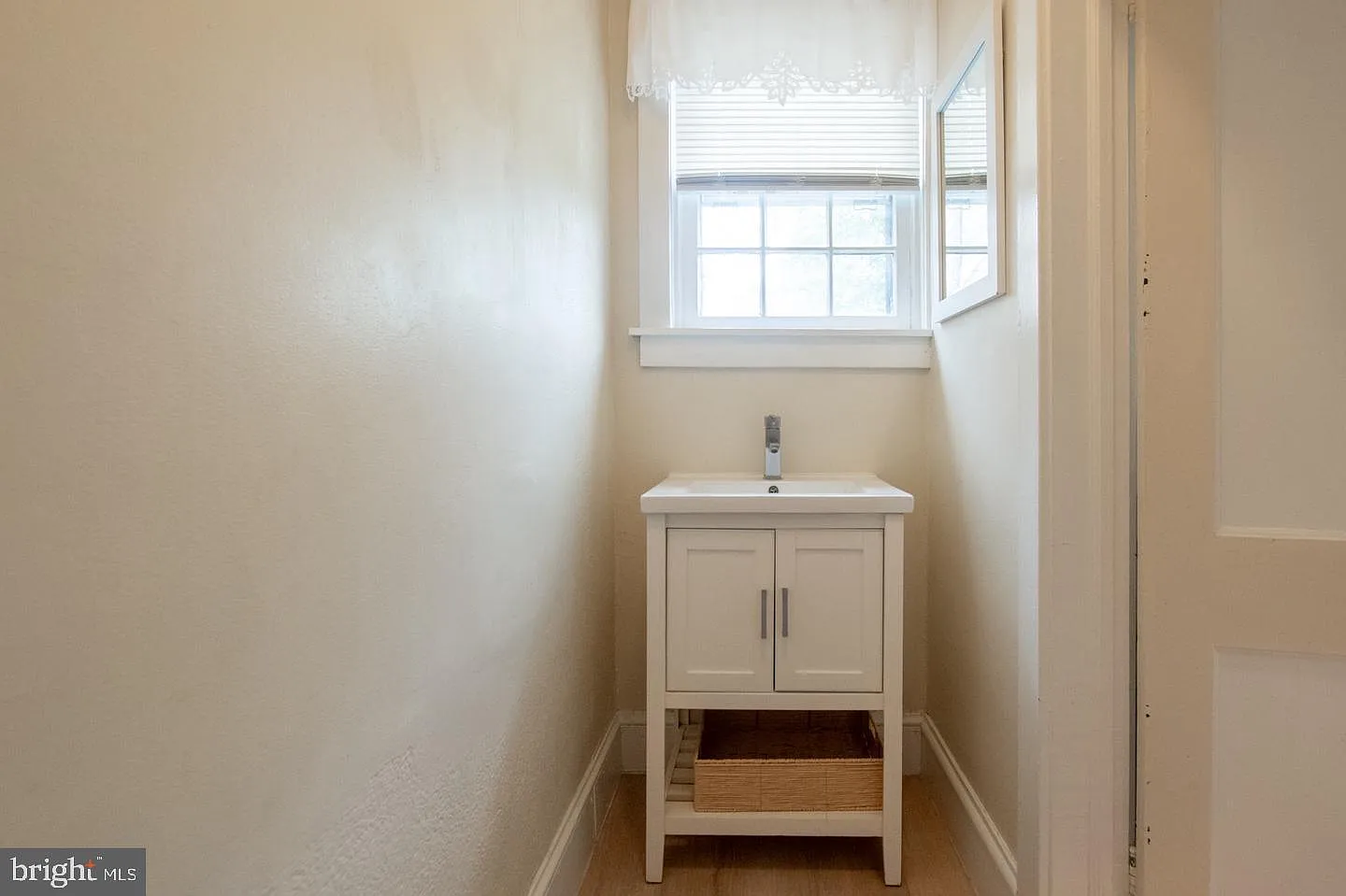 3 bed, 1.5 bath, 1700 sqft, $2,500 — Photo 3