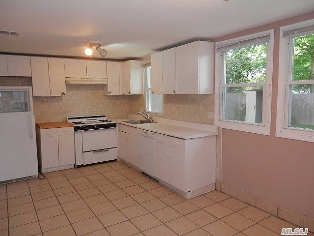 1st image of 4 Orchard Ave