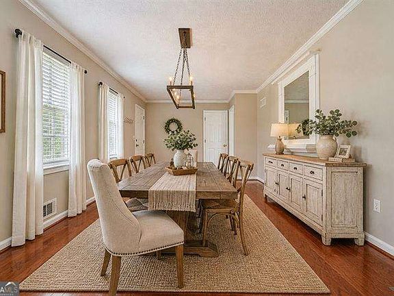 2nd image of 308 River Bluff Dr