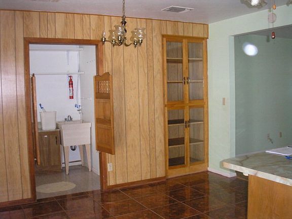 2nd image of 804 Laura Belle Dr