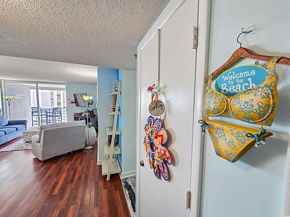 4th image of 9840 Queensway Blvd. #1720