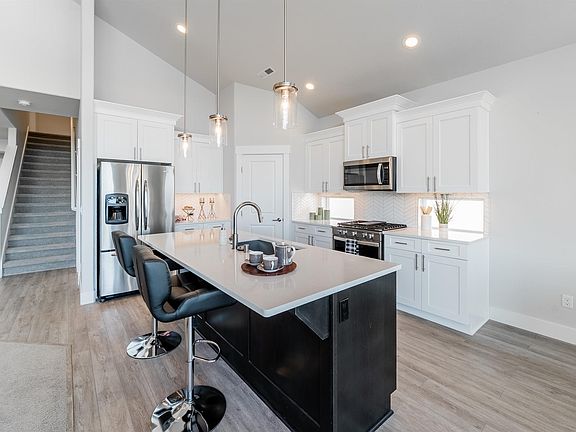 3rd image of 3012 Wild Canyon Way