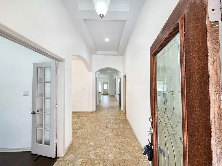 4515 Greenleaf Dr — Photo 2