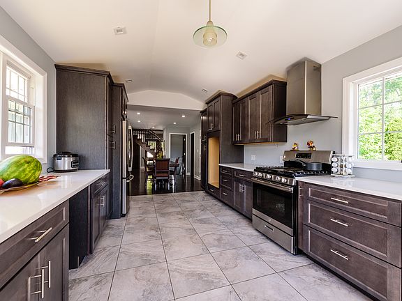 Beautiful Gourmet Kitchen