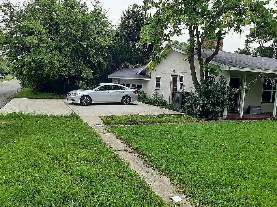 2nd image of 1208 Wolfe City Dr
