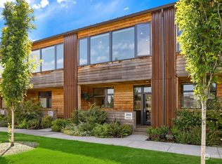 243 Wills Ln NE, Bainbridge Island, WA 98110