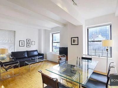 150 W 51st St APT 1718, New York, NY, 10019