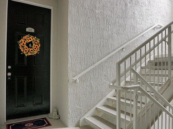 4th image of 60 Fenwick Hall Aly APT 825