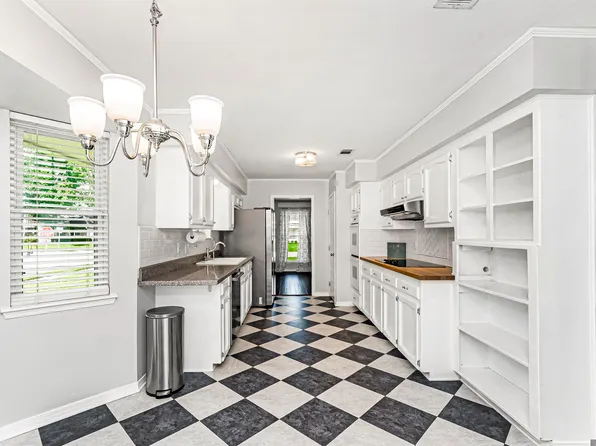 4112 Pine Park Dr, Baton Rouge, LA 70809