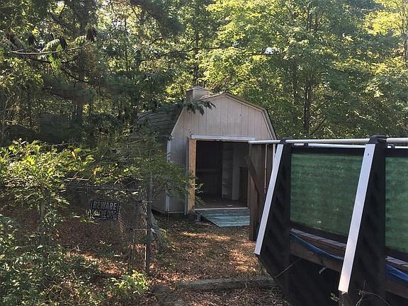 3rd image of 83 Bear Mountain Ln