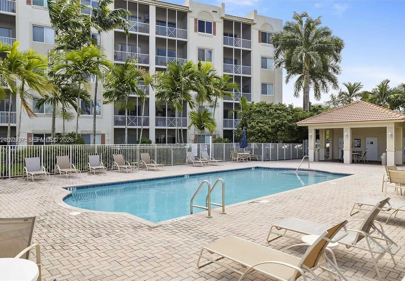 Royal Point At Palm Aire — Photo 4