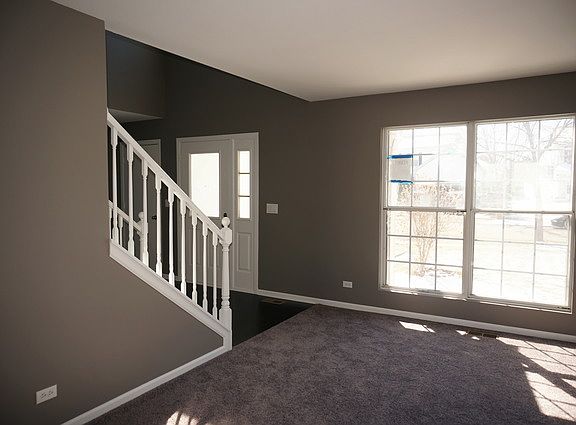3rd image of 553 Larkspur Dr