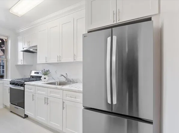 754 Bronx River Road #B-52, Bronxville, NY 10708