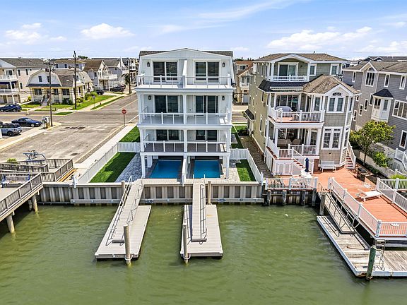 4th image of 2328 Ocean Dr #2328