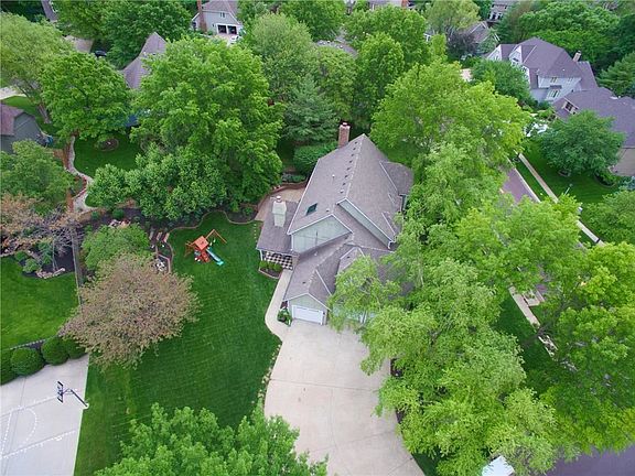 2nd image of 8612 W 139th St