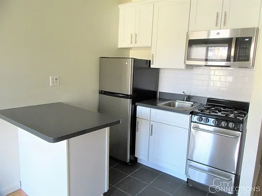 Rented by City Connections Realty | media 25