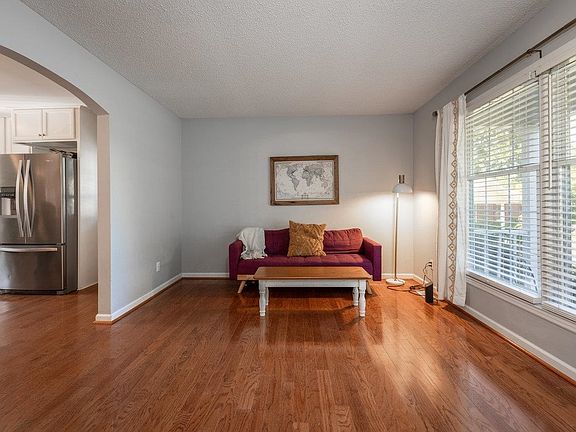 5th image of 1444 East Ct