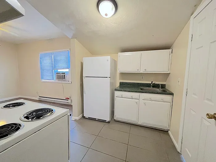 2 bed, 1.0 bath, 680 sqft, $1,195 — Photo 2