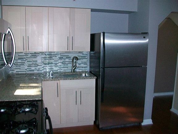 5th image of 1726 Sanborn Dr