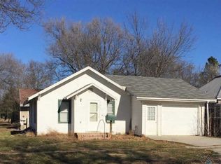 302 E 8th St, Gregory, SD 57533