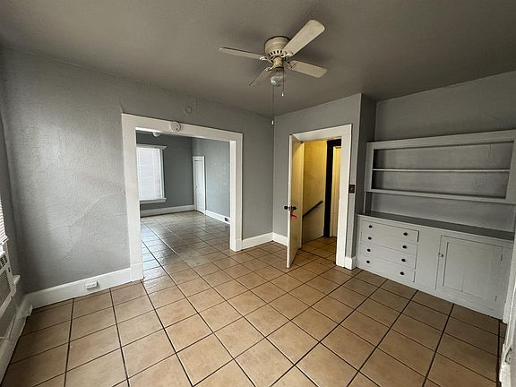 2nd image of 105 Tays St APT C