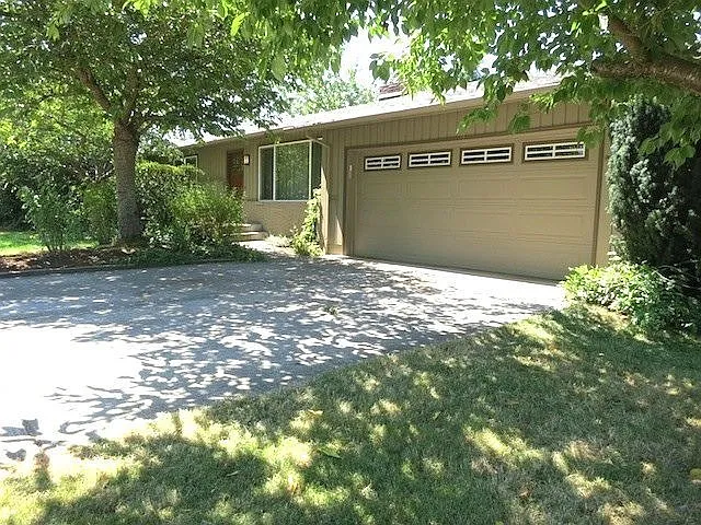 215 NW 107th Ave photo 1