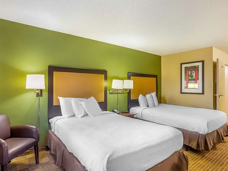 Studio Suite - 2 Full Beds