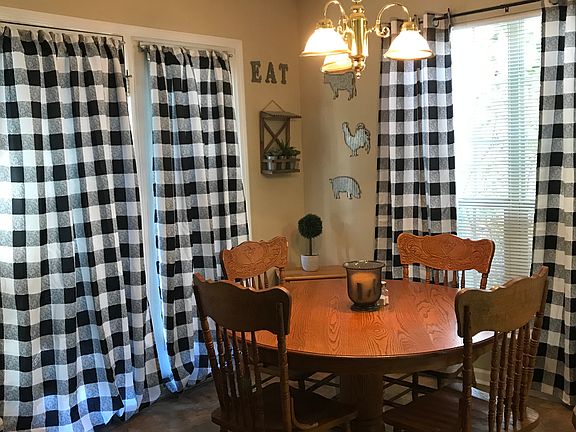 Breakfast nook in kitchen 