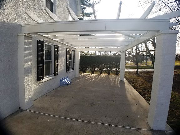 Trellis off of Family Room
