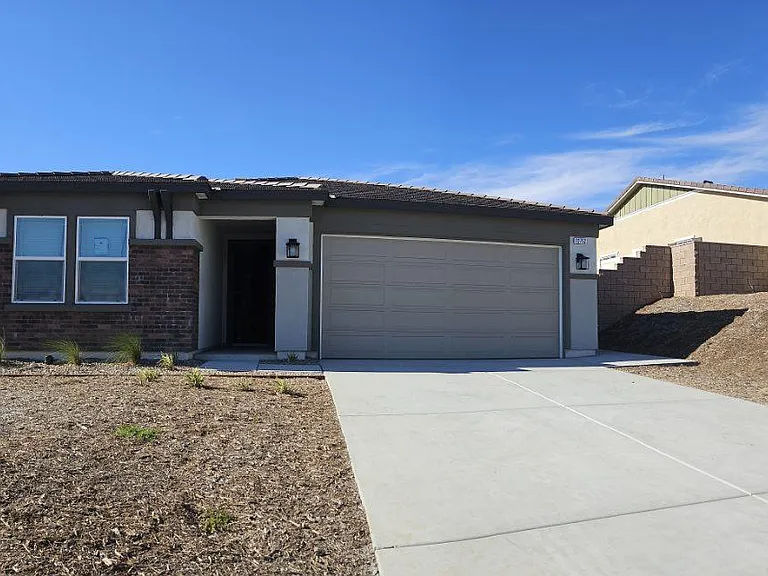 22752 Salvation Way — Photo 2