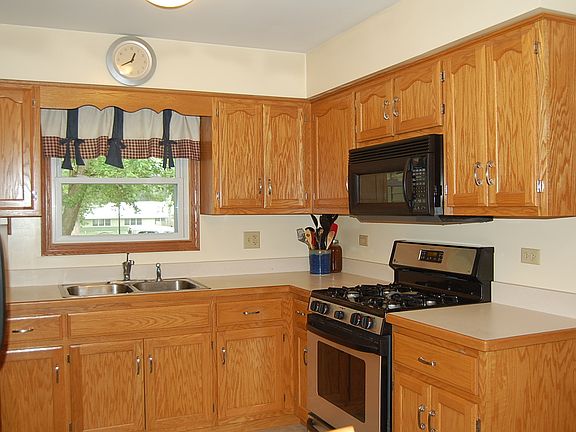 3rd image of 313 S Meadow St