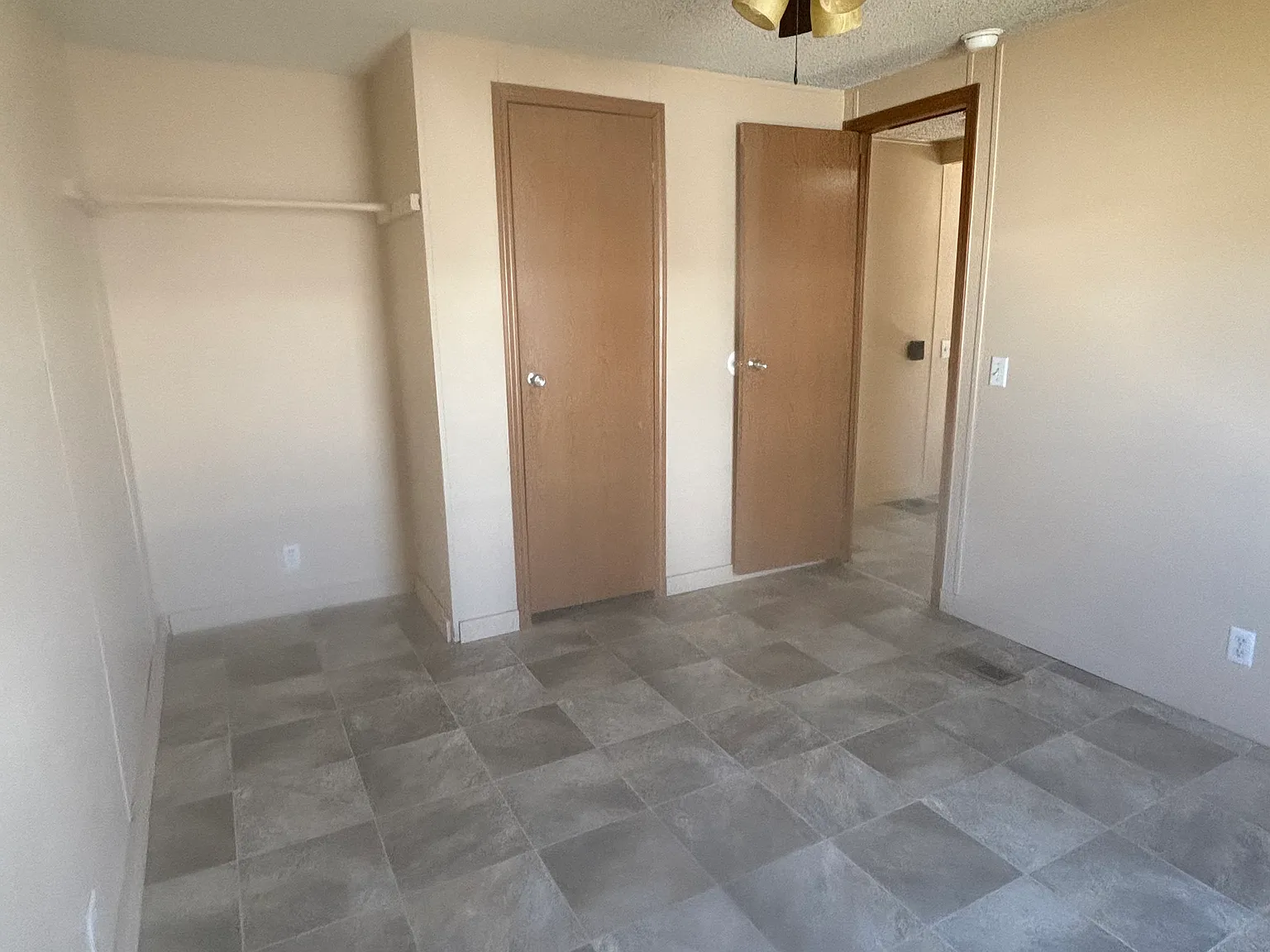 2 bed, $900 — Photo 4