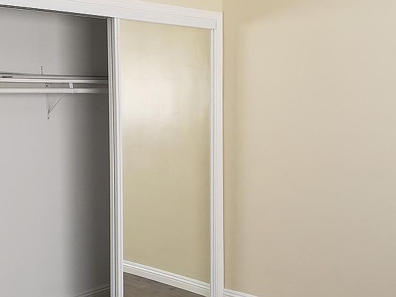 5th image of 528 N Alexandria Ave APT 10B