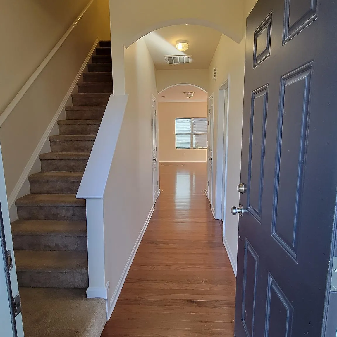 4 bed, 2.5 bath, 1700 sqft, $2,050 — Photo 2