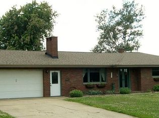 360 Floral Hill Dr, Washington, PA 15301