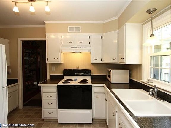 4th image of 410 S 41st St