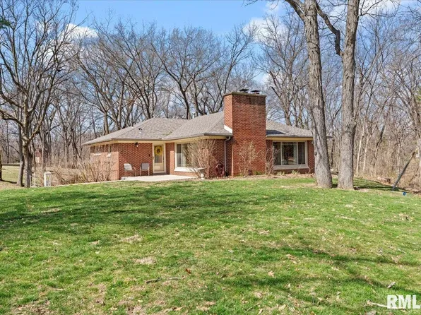 61 W Hazel Dell Ln, Springfield, IL 62703