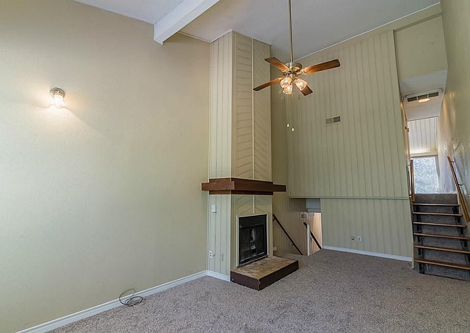 1st image of 14 Lakeway St