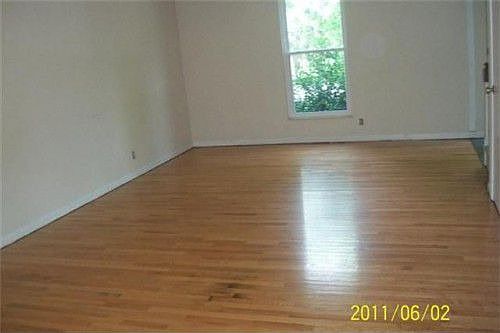 3rd image of 1100 Katherine St