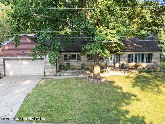 3rd image of 405 Forest St