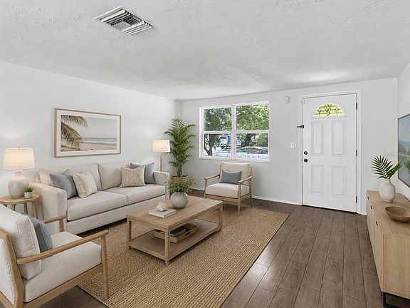 3rd image of 5228 GREENWOOD STREET