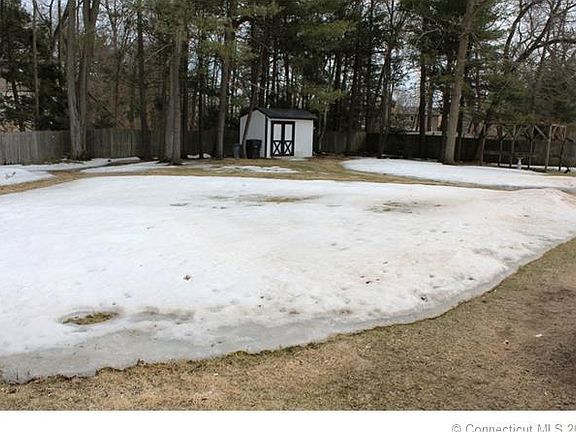 4th image of 11 Brentwood Dr