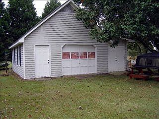 3rd image of 410 S Cottonwood Dr