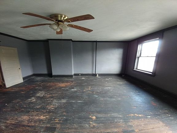 3rd image of 716-718 Napoleon St