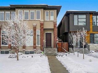 2432 W 32nd St SW, Calgary, AB T3E 2R7