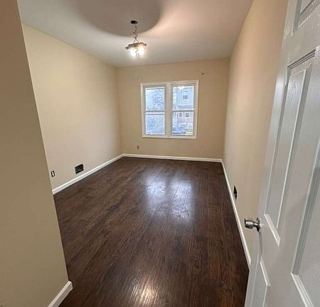 5th image of 31 Yale Ave