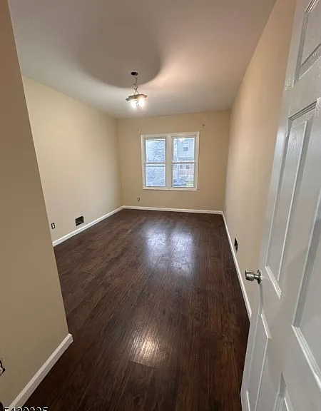 31 Yale Ave — Photo 5